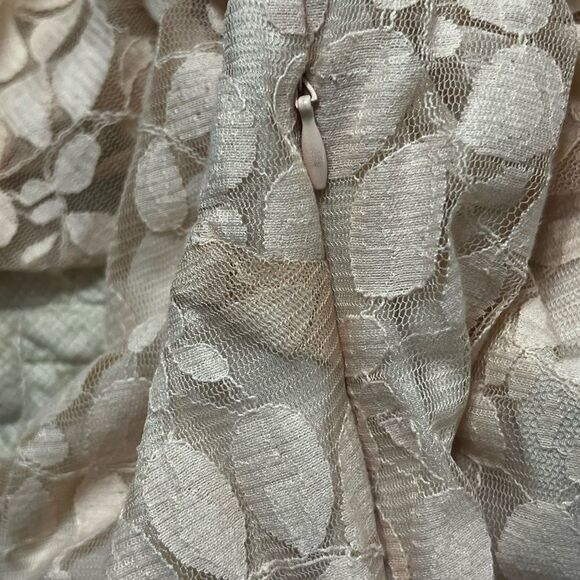 Free People Cream 3/4 Sleeve Lace Overlay V-shaped Fit & Flare A-line
Dress 4 - Picture 7 of 14